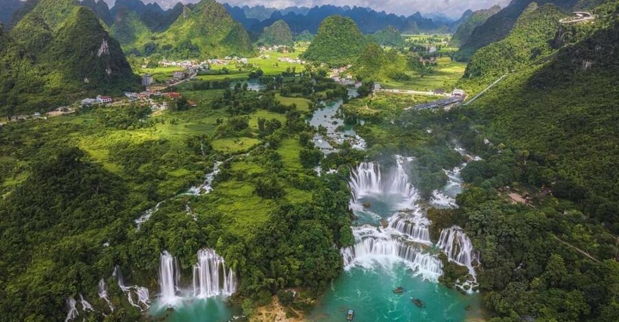 2Day Ban Gioc Waterfall Tour from Hanoi - Seeing Ban Gioc by foot and sampan