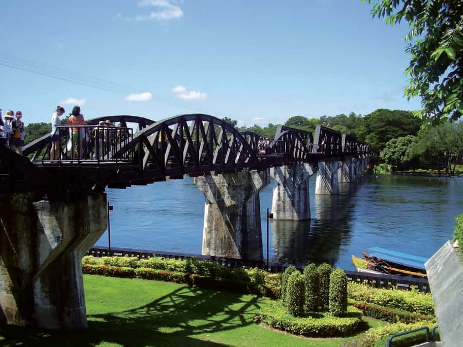 3-Day River Kwai, Floating Market and Erawan Waterfalls - Day one begins at Damnoen Saduak