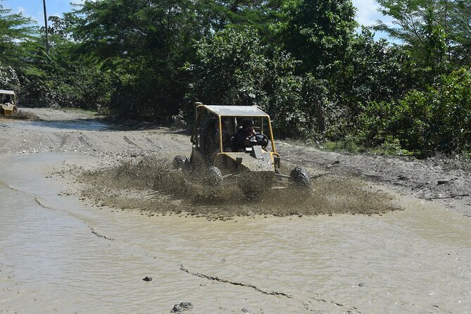 7 Waterfalls Damajagua and Dune Buggy - Protect your eyes and clothes