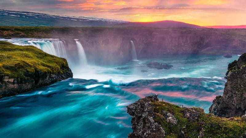 Akureyri Port: Godafoss Waterfall Classic Tour & Viewpoint - Why Godafoss makes a good short excursion from Akureyri