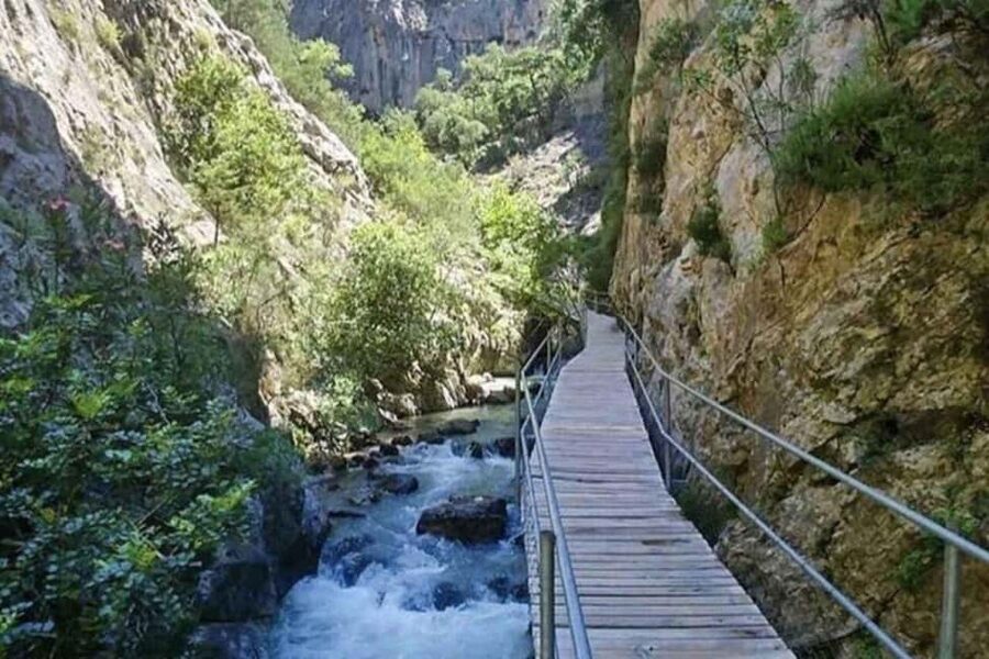 Alanya Jeep Safari: Waterfalls, Canyon & Dim River - Water fights turn the ride into the main event