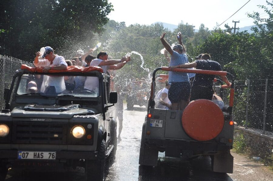 Alanya: Jeep Tour with Dim Cave, Waterfall with Dimcay Lunch - Guides, group feel, and the wet factor
