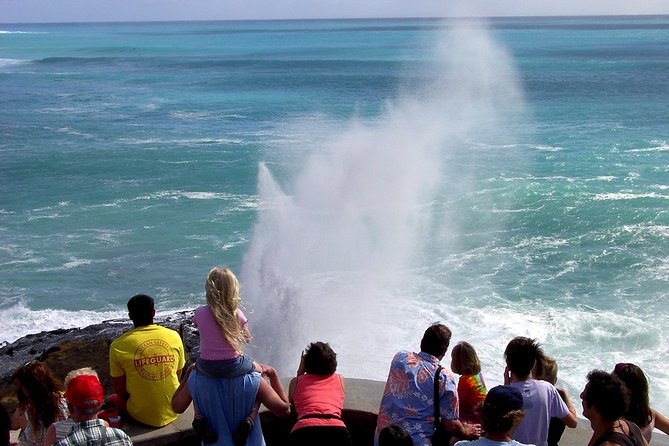 All Inclusive Ultimate Circle Island Tour, Waimea Falls & Lunch - Nuʻuanu Pali and the windward side