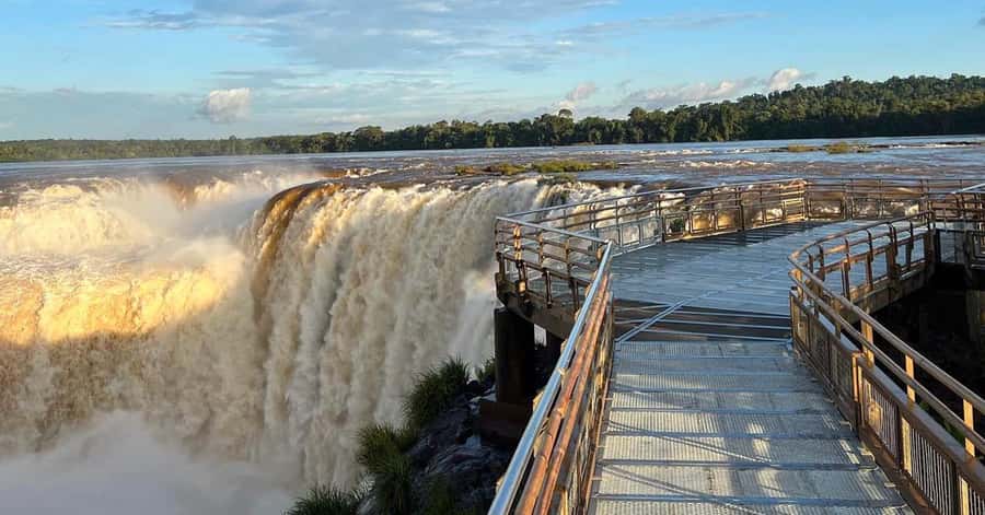 Argentinian Falls Tour + Optional Boat Ride (Private) - Walking the Argentine trails