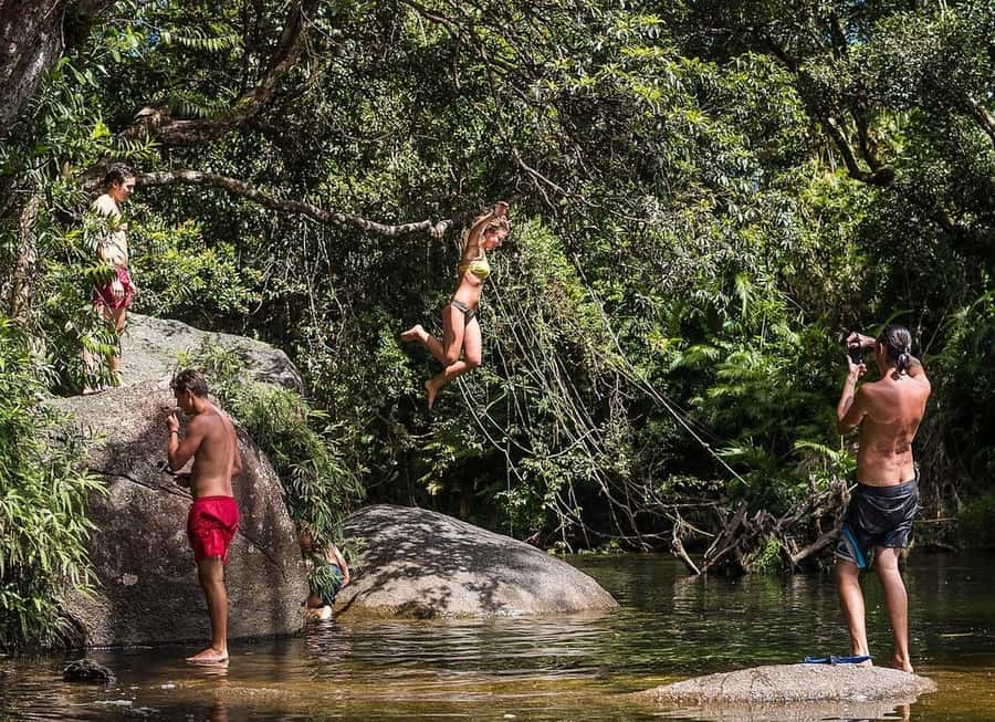 Atherton Tablelands: Lakes, Waterfalls, Rainforest Day Tour - The ride inland in Gus the Bus