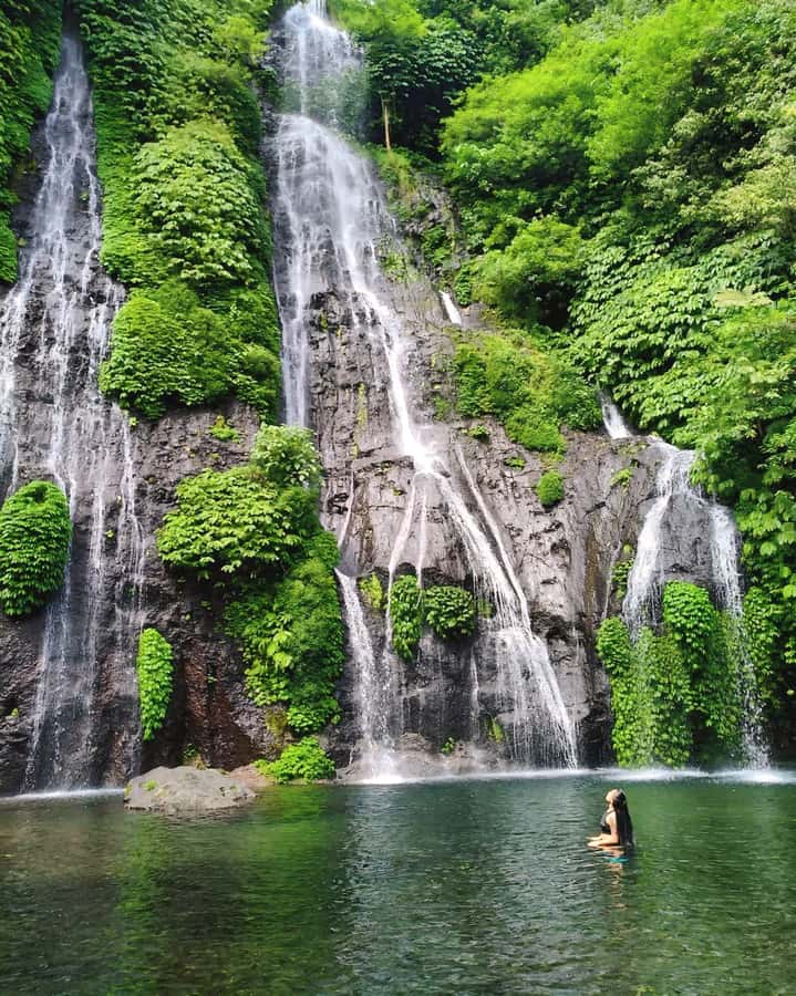 Bali: Cliff Jumping Gitgit Waterfalls & Rice Terrace Tour - The main thrill at Aling-Aling