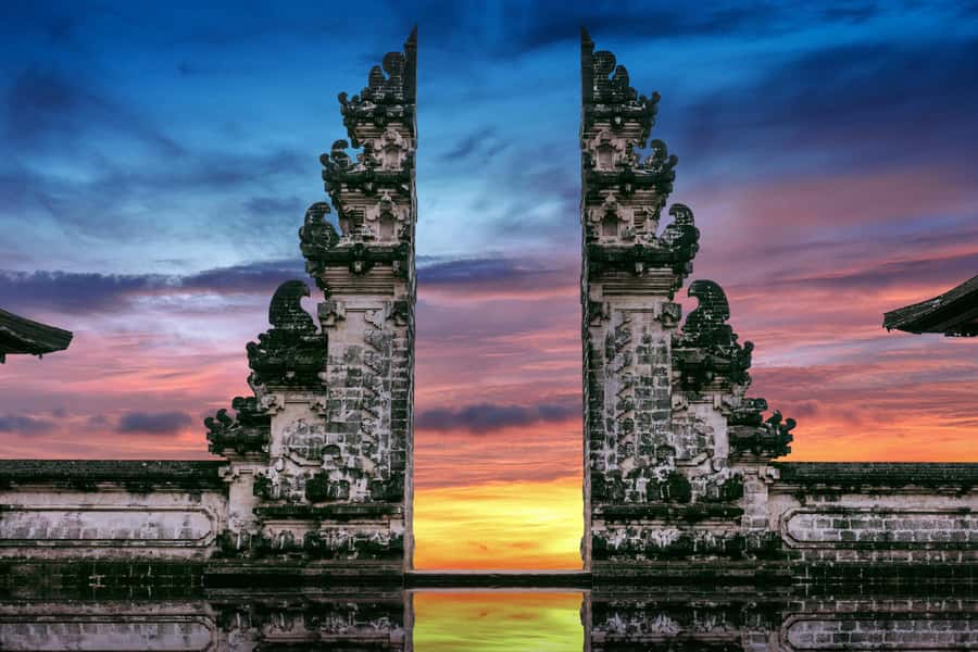 Bali: Gate of Heaven, Waterfall and Ubud All-Inclusive Tour - Tukad Cepung is beautiful, but prepare to get wet