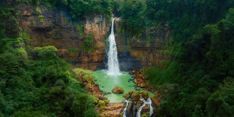 Bali: Gitgit and Alingaling Waterfalls Small Group Tour - Lunch is simple, separate, and useful