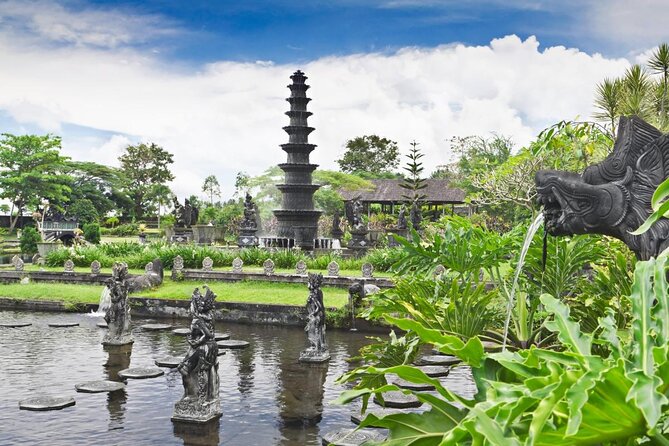 Bali : Instagrams Tour Lempuyang Temple, Tirta Gangga- Tukad Cepung , Tibumana Waterfall - Why this 11-hour Bali day works best for photographers