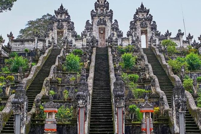 Bali : Instagrams Tour Lempuyang Temple, Tirta Gangga- Tukad Cepung , Tibumana Waterfall - Tukad Cepung Waterfall through the rock passage