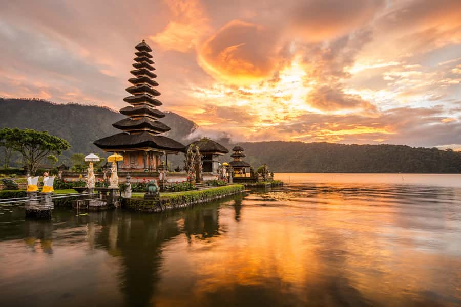 Bali: Lake Bratan, Handara Gate, Waterfall & Swing Tour - The walk to Banyumala Twin Waterfall