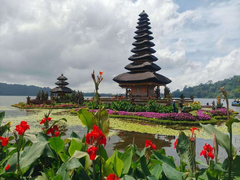 Bali: Lake Temple, Jatiluwih Rice Terrace & Waterfall Tour - Coffee plantation tasting, with no extra tasting charge