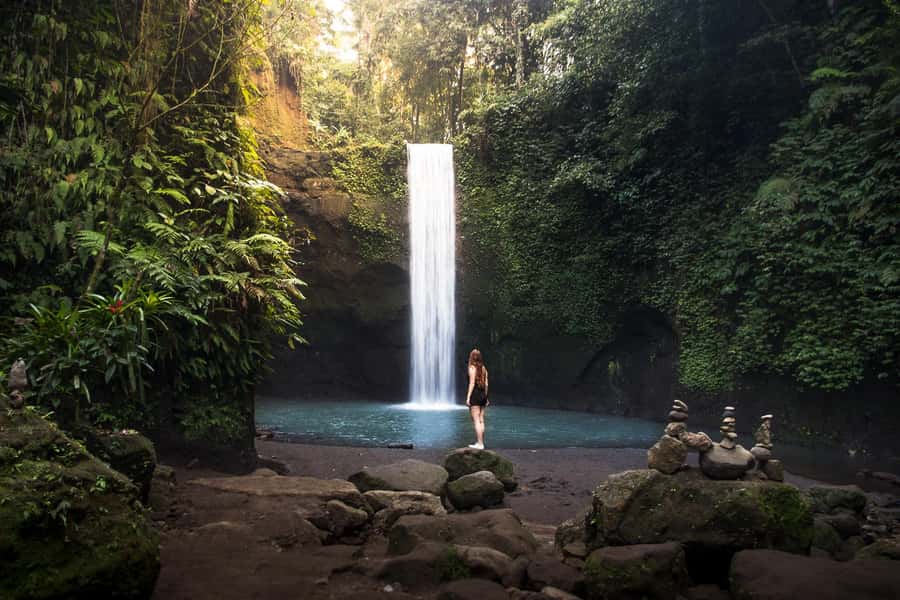 Bali: Mount Batur Sunrise Hike and Hidden Waterfall - The 1.5-hour climb through volcanic darkness