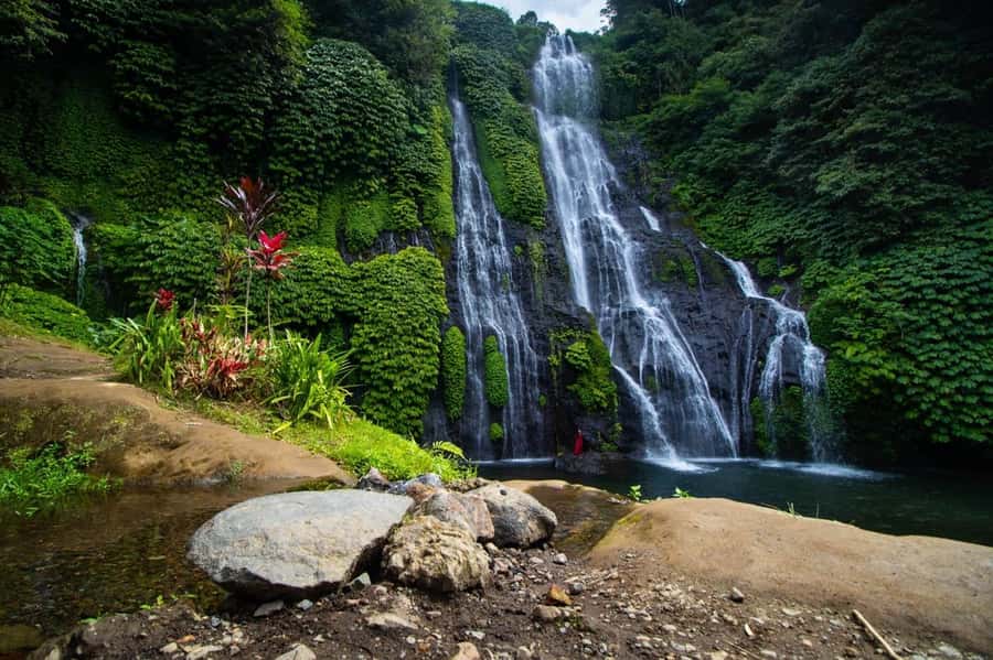 Bali: Munduk Waterfalls Trek, Twin Lakes and Temple Tour - Banyumala Twin Waterfall and the slippery final stretch