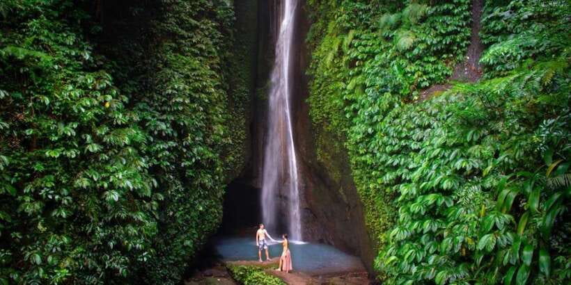 Bali Secret Waterfalls with Ulun Danu Beratan Temple Tour - What the private guide adds