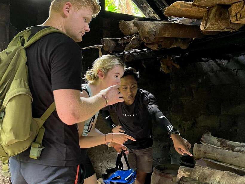 Bali: Sidemen Valley Cycling Tour with Gembleng Waterfall - A temple visit with a cultural purpose