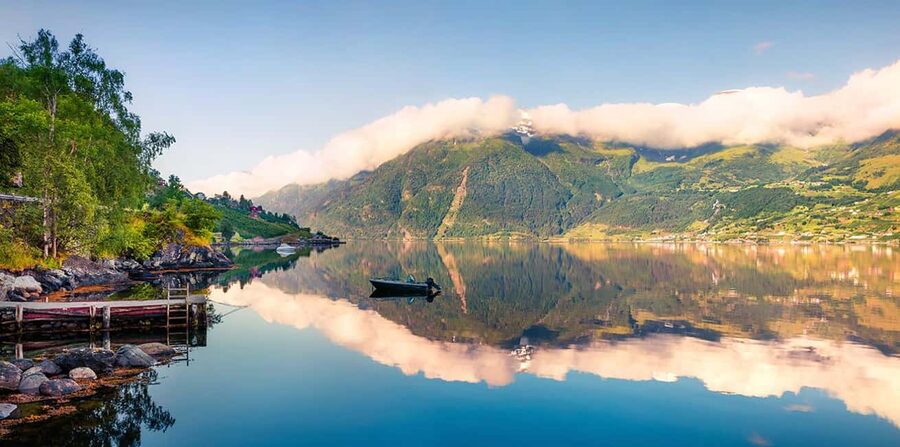 Bergen: Hardangerfjord & Waterfalls Bus Tour with Apple Pie - The quick take