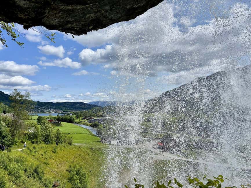 Bergen: Hardangerfjord & Waterfalls Bus Tour with Apple Pie - Norheimsund and the maritime side of Hardanger