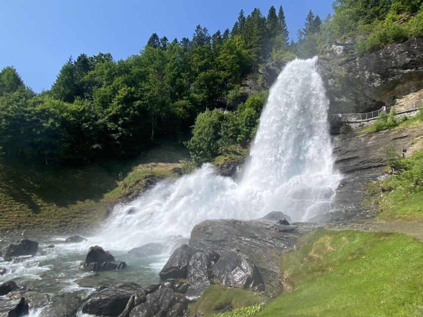 Bergen: Old Town and Waterfalls Guided Tour with Waffles - Walking behind Steinsdalsfossen