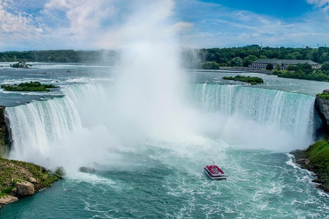 Best of Niagara Falls Canada Premium Tour: Behind Falls and Boat - The boat ride puts you inside the spray