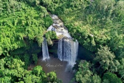 Boti Falls, Umbrella Rock, Aburi Gardens & Cocoa Farm Day Tour