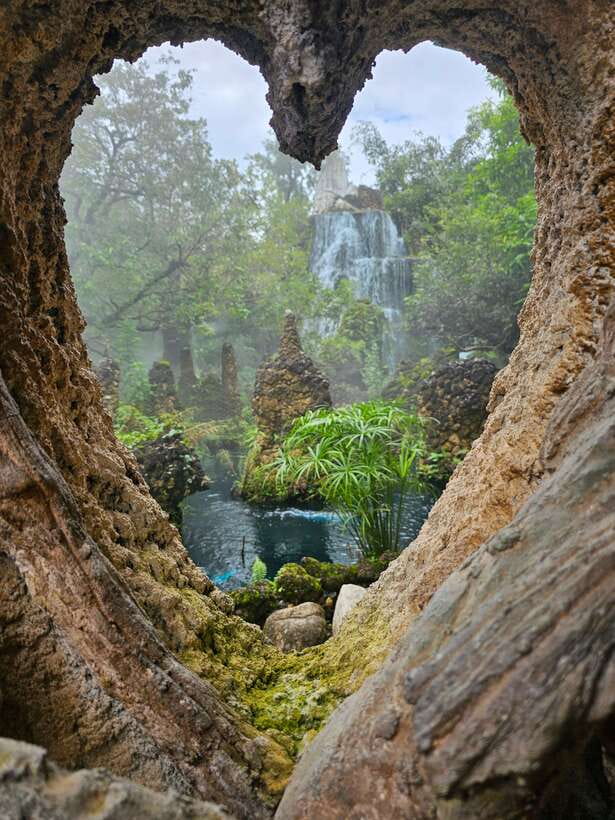 Chiang Mai: Dantewada Land of Angels & Sticky Waterfall Tour - The route from Chiang Mai and what the timing means