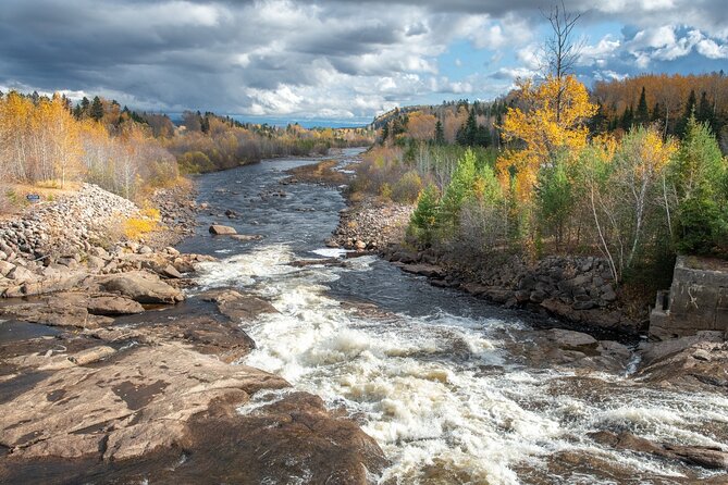 City tour and hiking to the Canyon and Waterfall in the Park - Bec-Sie Park and the Rivière-à-Mars canyon