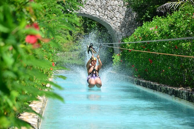 COMBO: Zip Line, Cenote Blue Lagoon, Jungle River &Waterfall Pool - The seven-circuit zip line