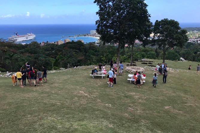 Dunn's River Falls and Tubing Combo Tour from Ocho Rios - Timing, crowds, and how to prepare