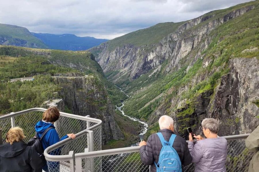 Eidfjord: Vøringsfossen Waterfalls Round-Trip Shuttle - Who should book this shuttle