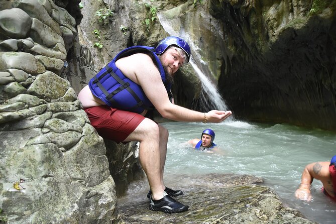 Excursion in Damajagua's 7 Waterfalls - The photo option and the final drink