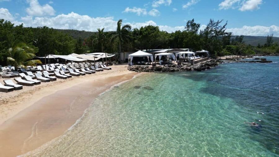 Falmouth: Bamboo Beach Club & Dunn's River Falls - A note about consistency and timing