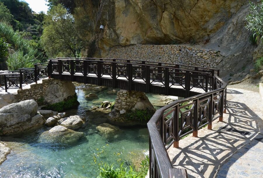 From Alicante/Benidorm: Guadalest & Algar Waterfalls Tour - Should you book the Guadalest and Algar tour?