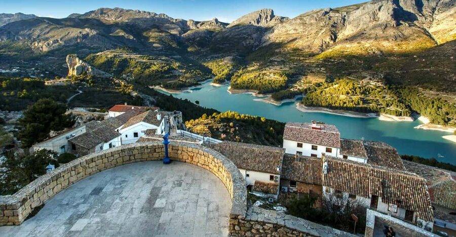 From Alicante: Guadalest, Altea & ticket in Algar Waterfalls - Bus travel, meeting points, and the long-day reality