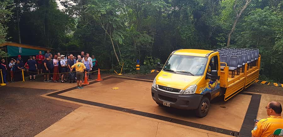 From Foz do Iguaçu: Argentinian Iguazu Falls with Boat Ride - How much value you get for $197