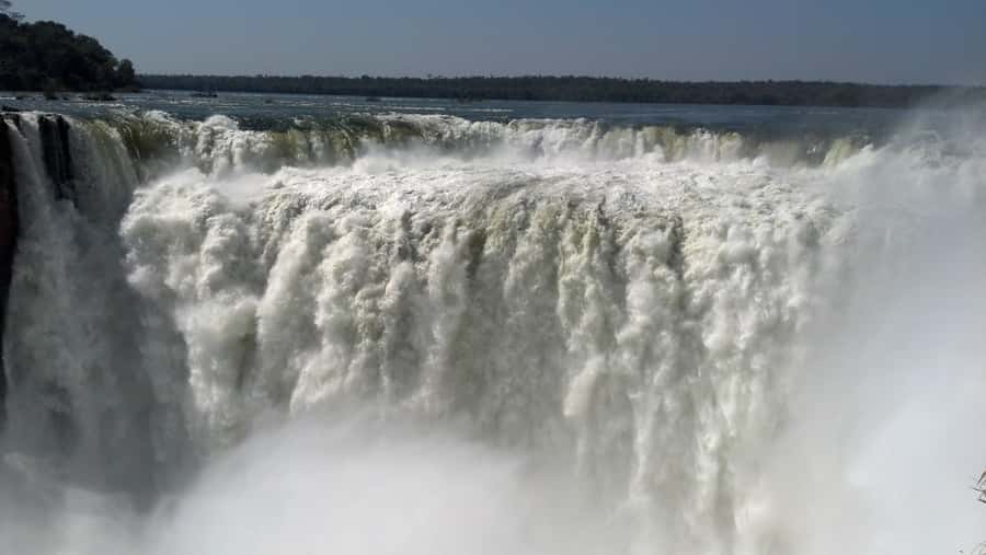 From Foz do Iguaçu: Iguazú Falls Boat Ride Argentina - Key points at a glance