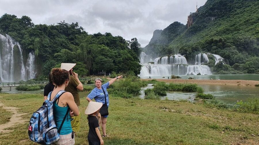 From Hanoi: 2-Day Ban Gioc Waterfall Tour - The guide can make the difference