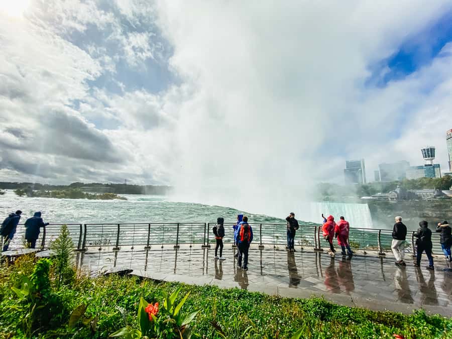 From NYC: 1-Day Niagara Falls Tour - Breakfast before the falls