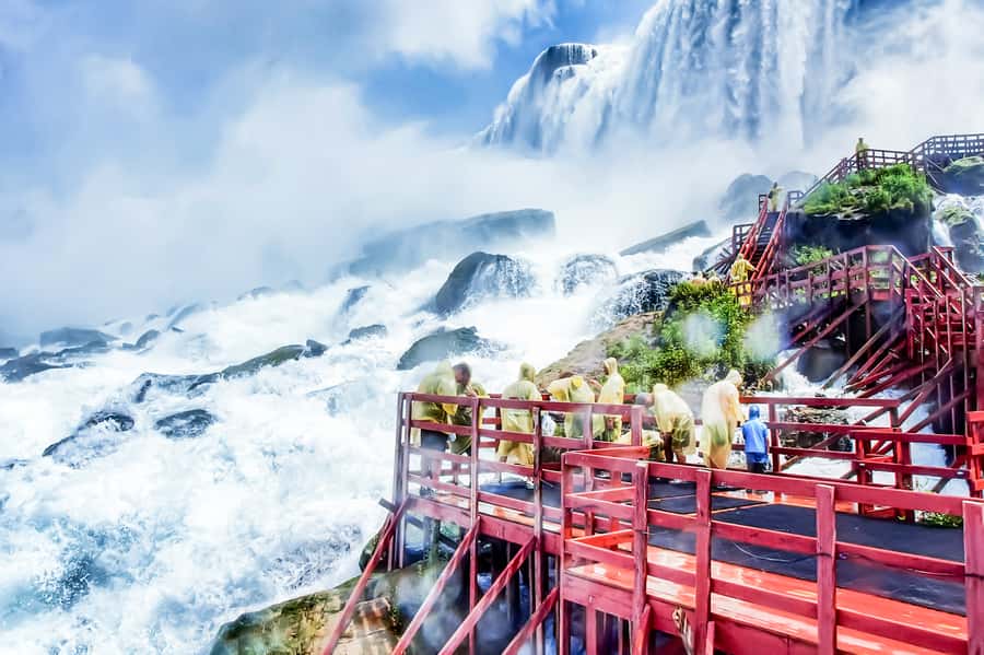 From NYC: 1-Day Niagara Falls Tour - Leaving Manhattan and settling into the coach