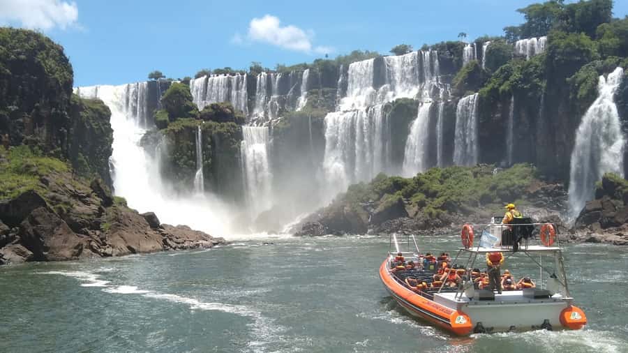 From Puerto Iguazu: Argentinian Iguazu Falls with Boat Ride - From Puerto Iguazu to Puerto Macuco