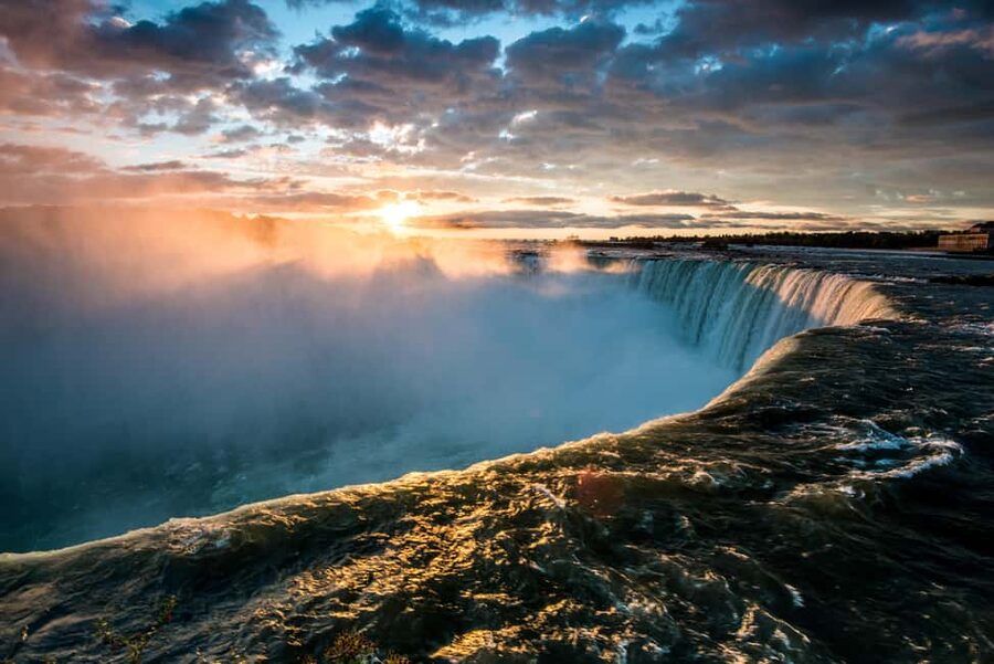 From Toronto: Niagara Falls Tour with Cruise & Maple Tasting - Maple, chocolate, and fudge tasting