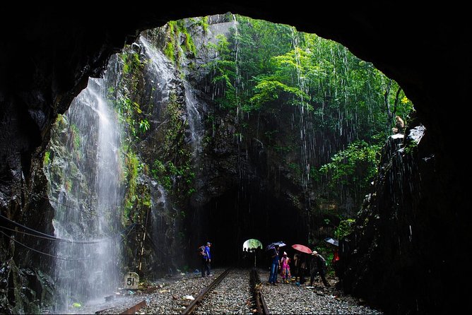 Full-Day Tour Old Goa Dudhsagar Falls and Spice Plantation - Lunch and the spice plantation
