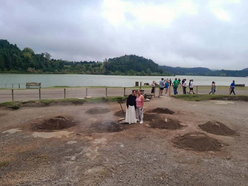 Furnas Volcano: Full Day Tour, Hot Springs & Waterfalls - Caldeiras Vulcânicas and the famous Furnas stew
