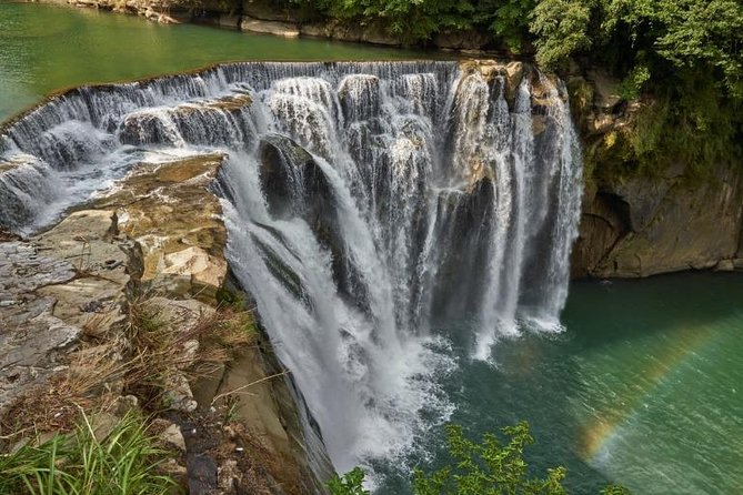 Half Day Private Tour to Jiufen, Shifen Waterfall & Pingxi Sky Lantern - Golden Waterfall after the rain