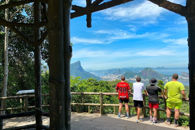 Hiking in the Tijuca Forest : Waterfalls and Caves - Starting above São Conrado at Canoas Lookout