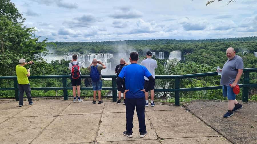 Iguassu Waterfalls: 1 Day Tour Brazil and Argentina's sides - Walking the Argentine park’s 4 km trails