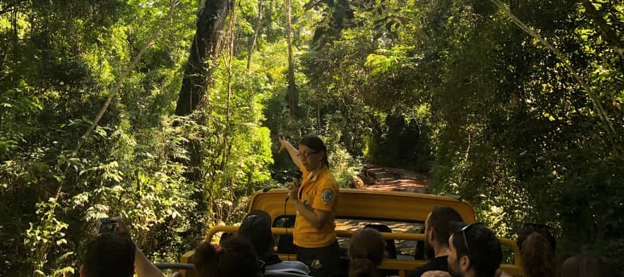 Iguazu Falls: Gran Aventura Boat and Argentinian Falls Tour - A long day with a practical rhythm