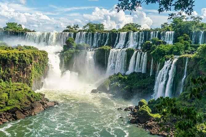 Iguazú Falls Private Full Day Tour - Arriving at Iguazú National Park
