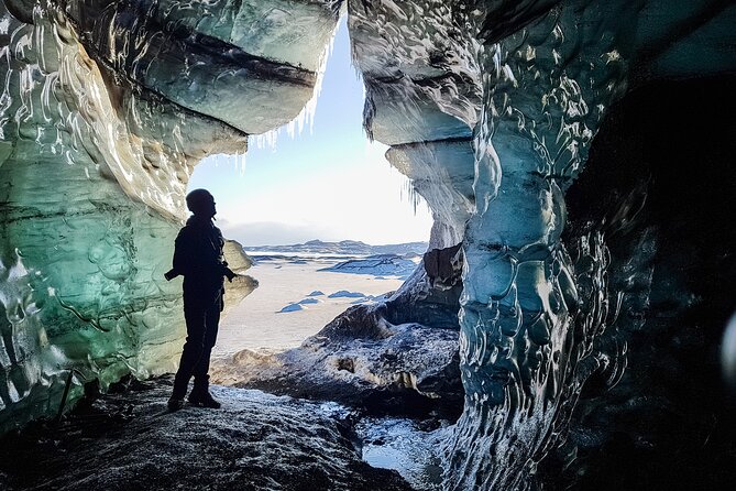 Katla Ice Cave & South Coast Day Tour from Reykjavik - Skógafoss: 30 minutes at a powerful waterfall