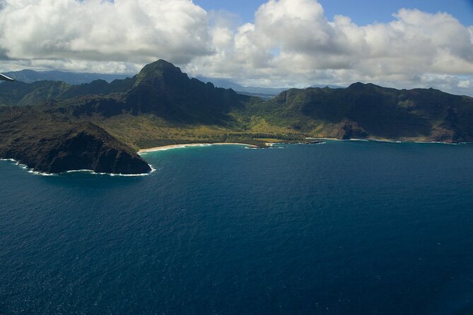 Kauai Airplane Tour: Na Pali Coast, Waterfalls & Window Seats - What the pilot adds to the hour